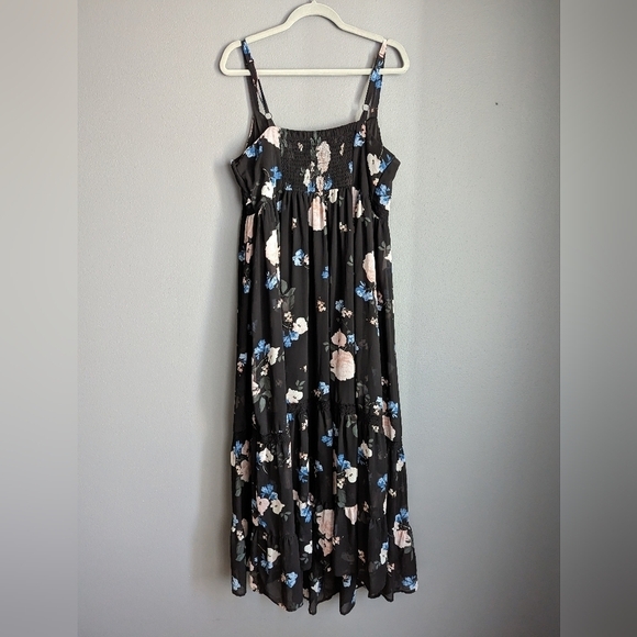 Women's Floral Torrid Dress. Size 2. Plus size women's dress. Black dress. - Picture 6 of 11